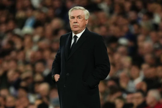 Name all the clubs and national teams where Carlo Ancelotti worked as head coach in the correct order.