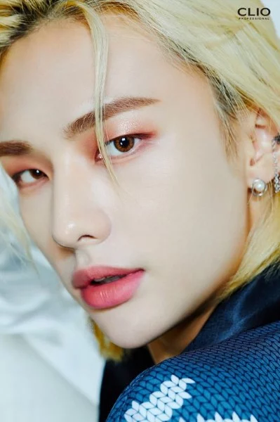 Choose from such bands as Stray Kids, TXT, BTS, BLACKPINK, IZ*ONE, ASTRO, Red Velvet, EVERGLOW, aespa, TWICE, MAMAMOO, ITZY, SEVENTEEN, GOT7, THE BOYZ, EXO, (G)I-DLE, Kep1er, NMIXX and others.