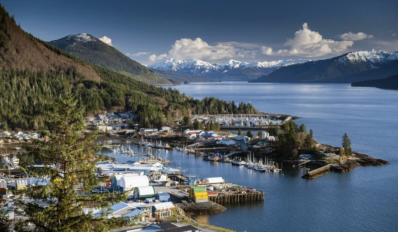 3. Alaska (USA) 1,723,337 km2 is the northernmost and largest state in the USA. It is located in the north-west of North America. It has a maritime border with Russia in the Bering Strait. 3. Alaska (USA) 1,723,337 km2 is the northernmost and largest state in the USA. It is located in the north-west of North America. It has a maritime border with Russia in the Bering Strait.