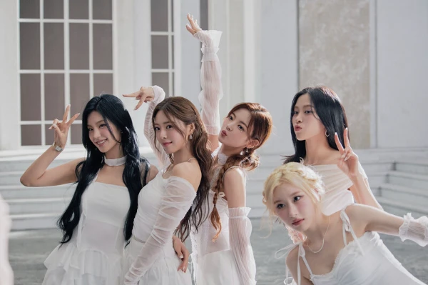  In this test, you have to choose your tops in k-pop. At the end, let's compare our answers, and you can also find out my answers at the end ⋆☄