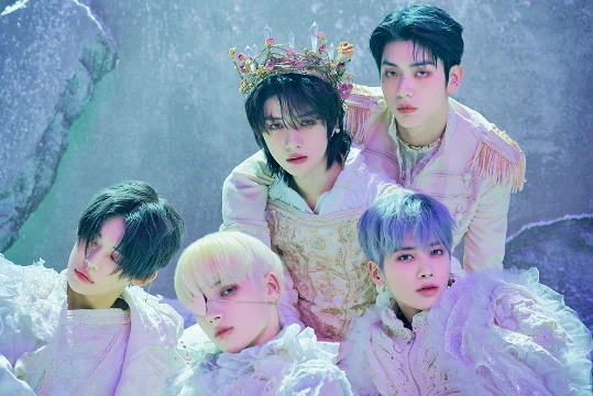 I found 20 childhood photos of the TXT band members. Try to guess who's on them.
