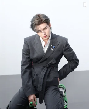 There is also a new BTS tournament. And this time we have our AGUST D . And as always, you need to choose the best image.