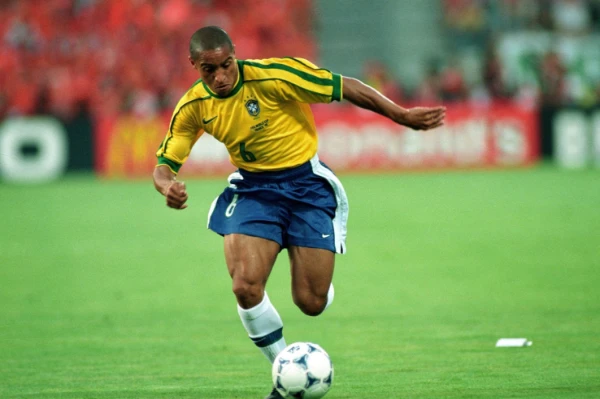 The test is about the best defenders in the entire existence of football. Will we choose the best defender in the history of football?
