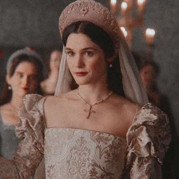 Choose the most beautiful! 
Do not pay attention to the fact that some dresses do not correspond to the era, it is absolutely not my fault.
