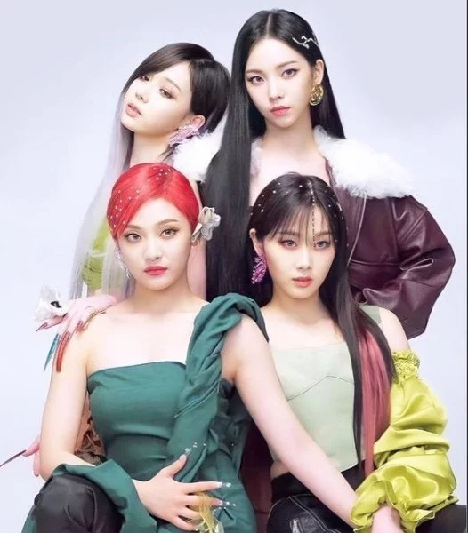 Bands: BlackPink, Twice, Aespa, Itzy, Everglow, Stayc, Red Velvet, Weeekly, Snsd, Iz*one, Ive, Kep1er, (G)-idle, Oh my girl, Momoland, Mamamoo, Nmixx, Loona, Clc, Dreamcather, Gfriend, Tri.be et al.