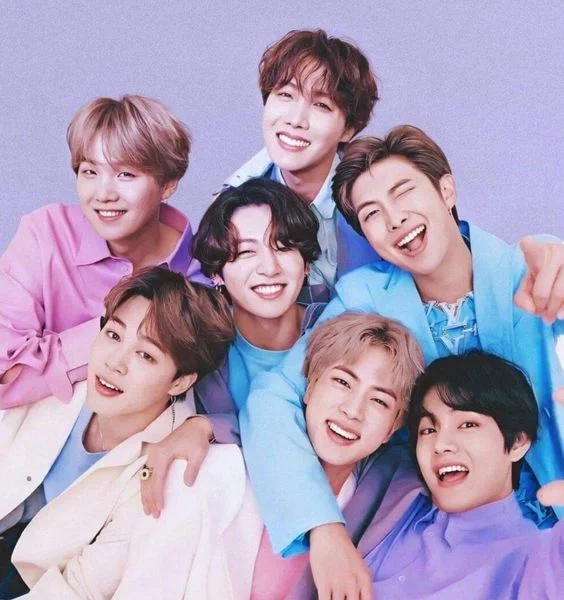 Bands: Bts, Stray Kids, Seventeen, Txt, Ateez, Exo, Nct, SuperM, Got7, Treasure, The Boyz, Astro, Monsta X, Big Bang, Oneus, Epex, Ikon, Pentagon, SHINee, Victon, Winner, Wanna One, Enhance.