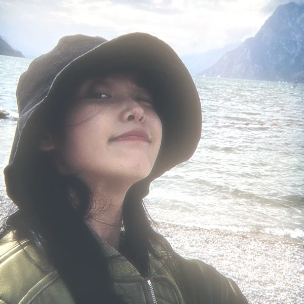 IU (아이)) is a South Korean singer, songwriter and actress from EDAM Entertainment.

She debuted as a solo artist on September 18, 2008 with the mini-album "Lost Child".