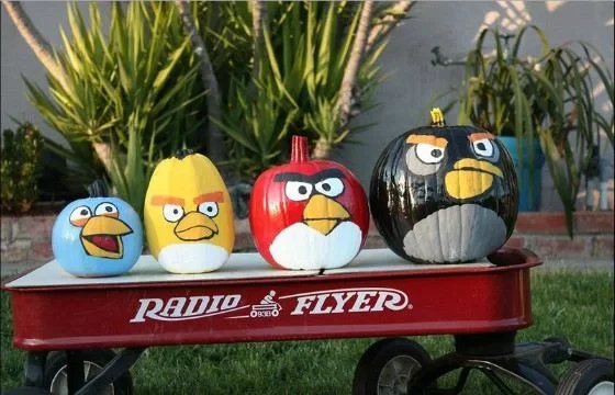 Angry Birds are very popular birds. Angry Birds are very popular birds.