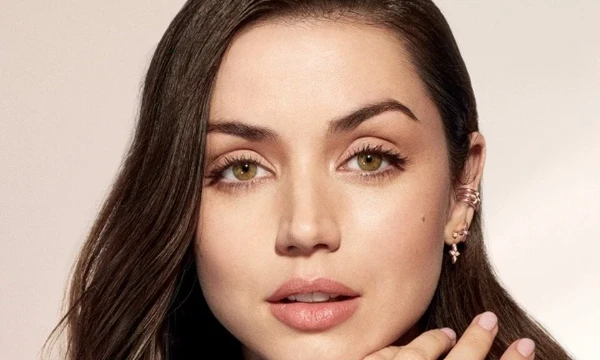 There are 1024 actresses from various countries and eras, for every taste and color, so that everyone who wants to take this test can find their favorite here and bring her to the finals.