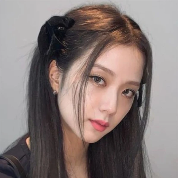 Visuals, centers, the face of the group