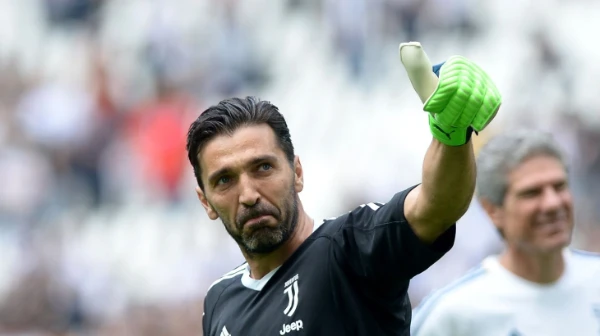 Many people know that a goalkeeper is half a team, let's see who is half a team for you. 