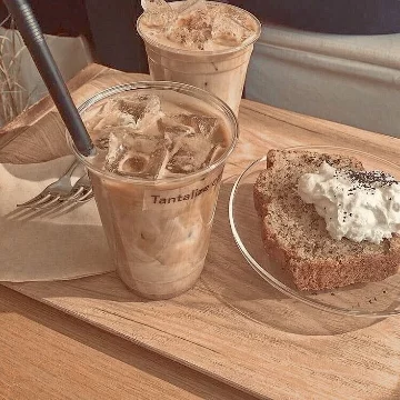 Hello everyone In this test, I suggest you choose the best picture in beige aesthetics!