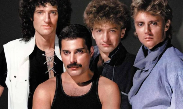 I tried to fit into 32 versions the best tracks that were released in the 80s: Michael Jackson, Queen, Sting, George Michael, Depeche Mode, Kate Bush.