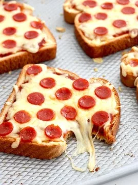 Thirty-two delicious food options. Choose what you would most like to eat. It is not recommended to go on an empty stomach!