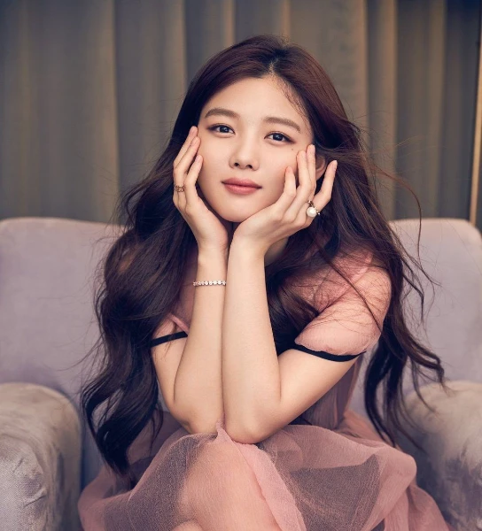 I chose 128 pretty girls from Korean cinema, if I haven't added someone, write in the comments! Good luck and I hope you will enjoy it.