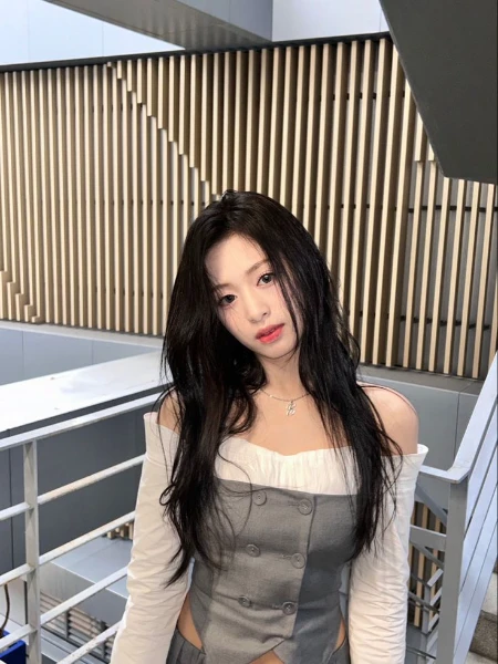Hi, I'm kitayako! Here we will check which songs you like more: debut songs or songs that have been released recently. Have a good pass! (ONLY GG!)