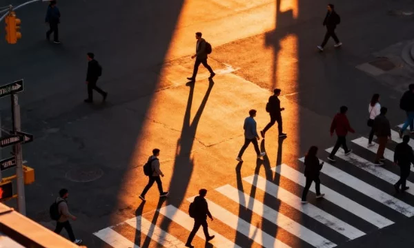 Hello everyone In this test, I suggest you find out what kind of passerby you are, attentive to others, detached or otherwise.