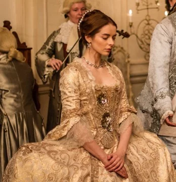 Choose the most beautiful! 
Do not pay attention to the fact that some dresses do not correspond to the era, it is absolutely not my fault.