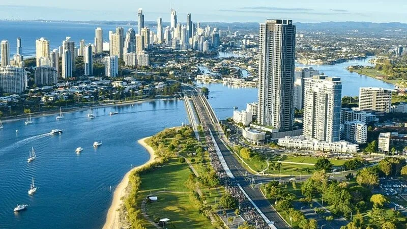 2. Queensland (Australia) is a 1,730,648 km2 state in the northeast of the Australian mainland. The capital and largest city is Brisbane. 2. Queensland (Australia) is a 1,730,648 km2 state in the northeast of the Australian mainland. The capital and largest city is Brisbane.
