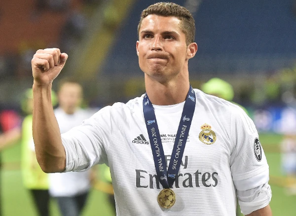 I have selected current and former players from two of the greatest clubs and I suggest that you choose the best of them, according to which criteria to choose - decide for yourself. 
*Write in the comments who you forgot to add