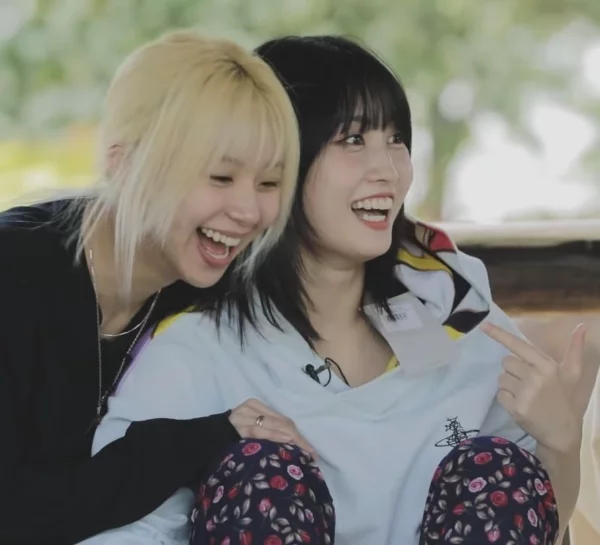 Choose the best photo of duo Momo and Cheen or Naen and Mina💕
If you like this, write which duo (trio) Do you want to see more🫂