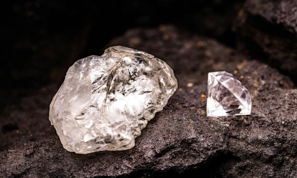 In our world, and not only there is a wide variety of different gems, but you have to choose just one. 