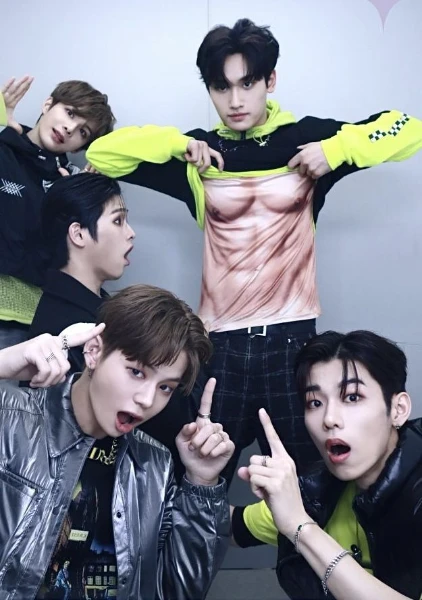 I realized that my fan page on boys is almost a year old, so I decided to show my loved ones, because they pulled me out of a state of burnout and prevented me from leaving k-pop after 5 years of my journey