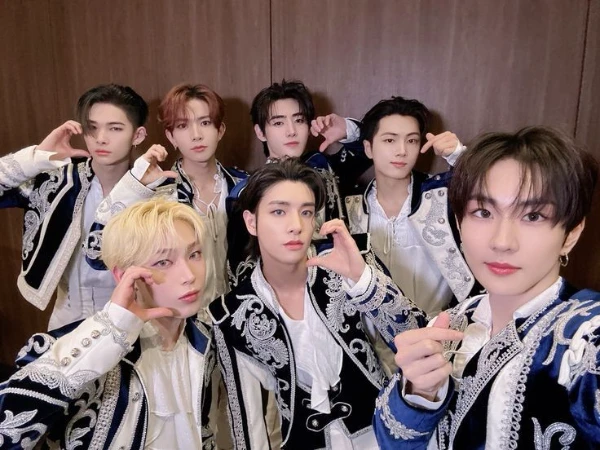 Enhance is a seven-member male k-pop band that was formed following the I-LAND survival show. They debuted on November 30, 2020.